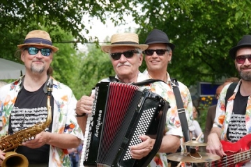 March Brothers Bild